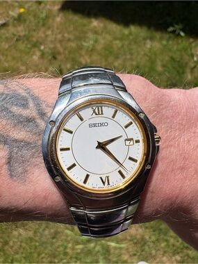 Seiko V739-0B30 Two-Tone Stainless Steel Watch 38mm works runs
